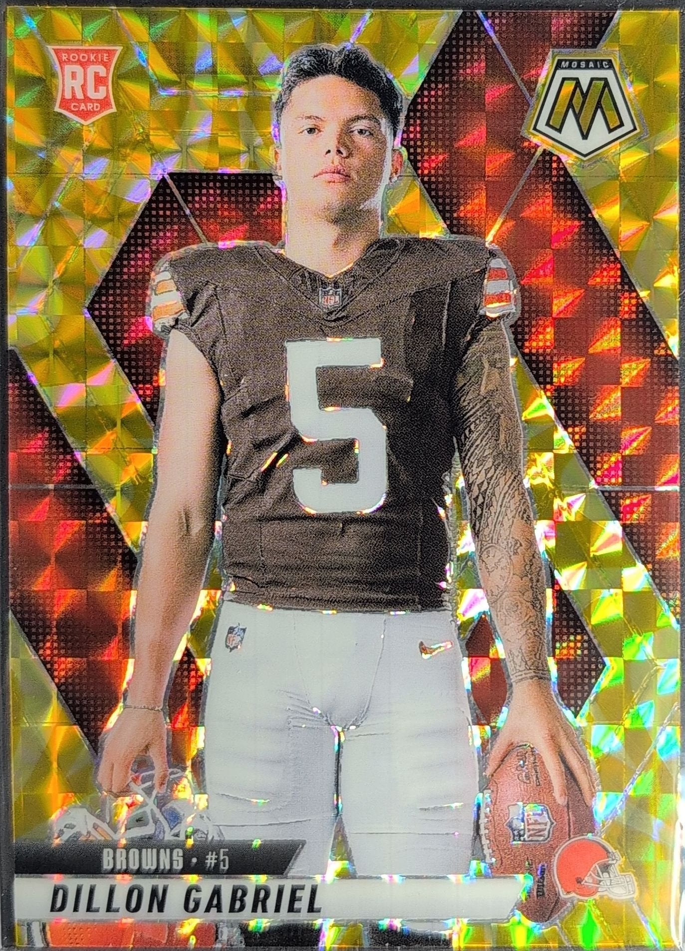Dillon Gabriel 2025 Panini Mosaic #277 Mosaic Reactive Yellow Rookie RC Cleveland Browns - front image