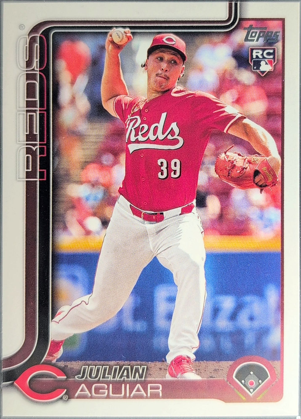 2025 Topps Julian Aguiar #566 RC Cincinnati Reds front