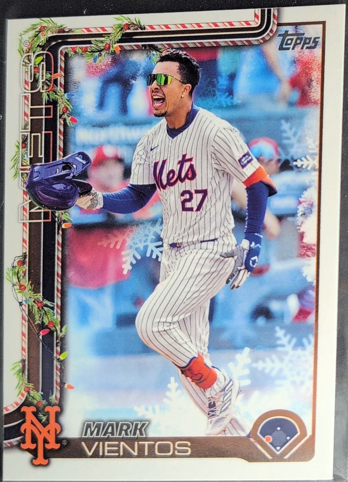 Mark Vientos 2025 Topps Holiday #H142 New York Mets - front image