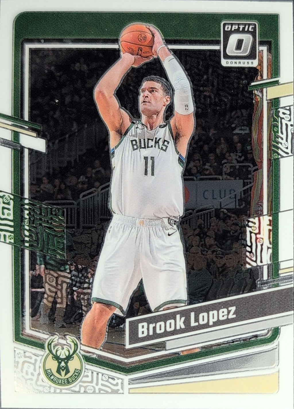2023-24 Donruss Optic Brook Lopez #15 Holo Milwaukee Bucks front