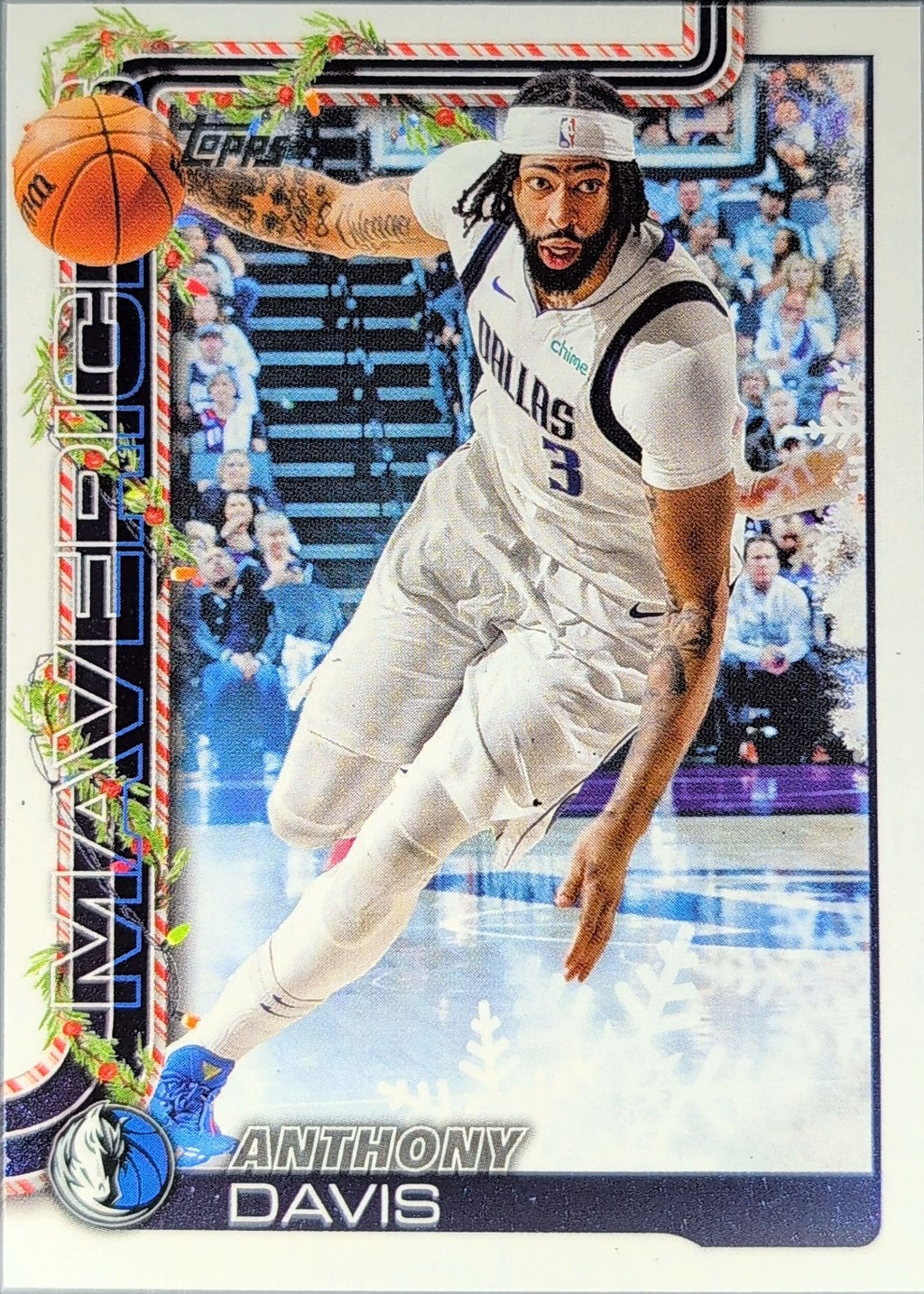 2025-26 Topps Holiday Anthony Davis #H136 Dallas Mavericks front