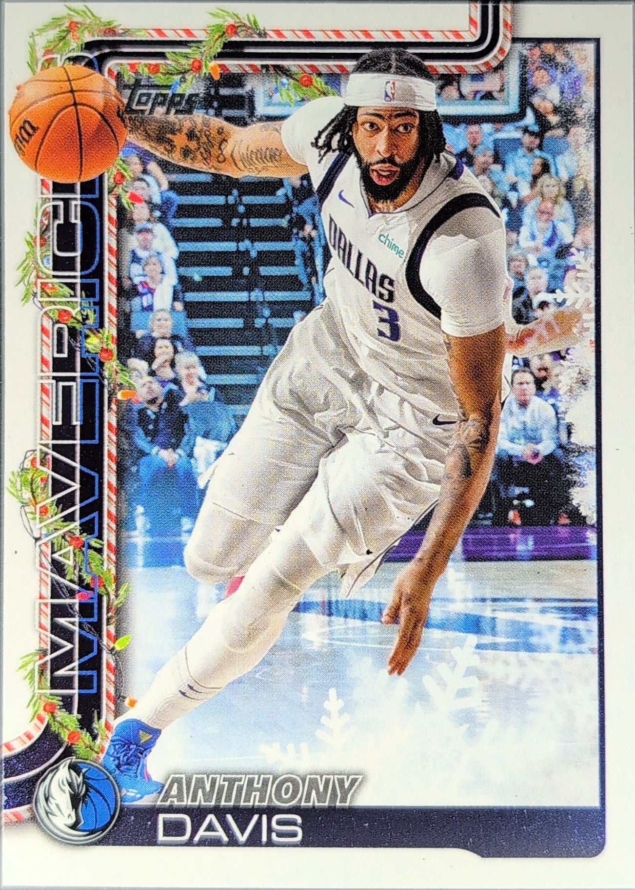 2025-26 Topps Holiday Anthony Davis #H136 Dallas Mavericks front