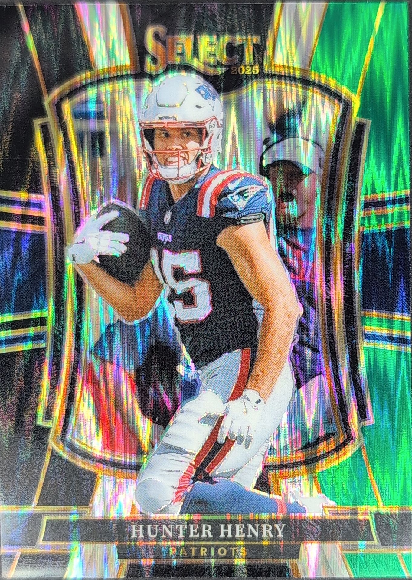2025 Panini Select Hunter Henry #180 Black and Green Prizm Shock New England Patriots front