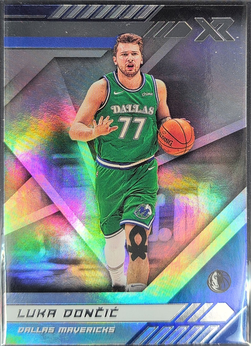 2020-21 Panini Chronicles Luka Doncic #300 Dallas Mavericks front